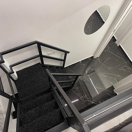 Lux House Naples Airport Ξενοδοχείο Εξωτερικό φωτογραφία