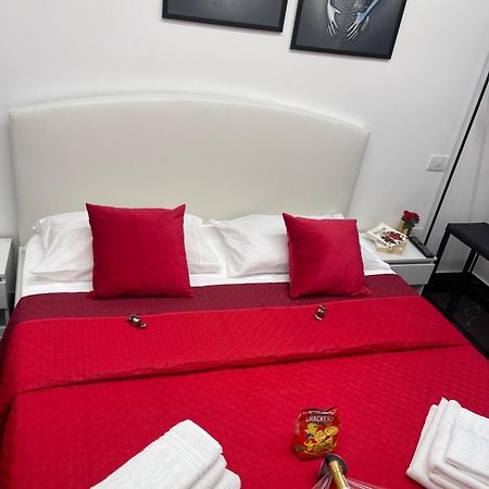 Lux House Naples Airport Ξενοδοχείο Εξωτερικό φωτογραφία
