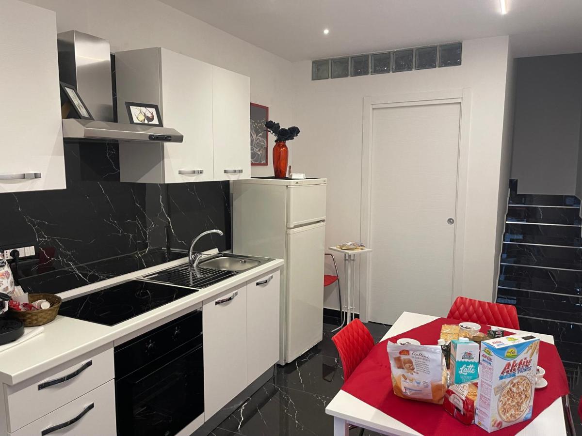 Lux House Naples Airport Ξενοδοχείο Εξωτερικό φωτογραφία