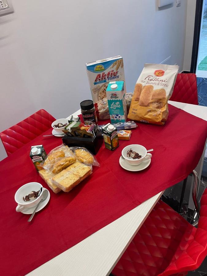 Lux House Naples Airport Ξενοδοχείο Εξωτερικό φωτογραφία