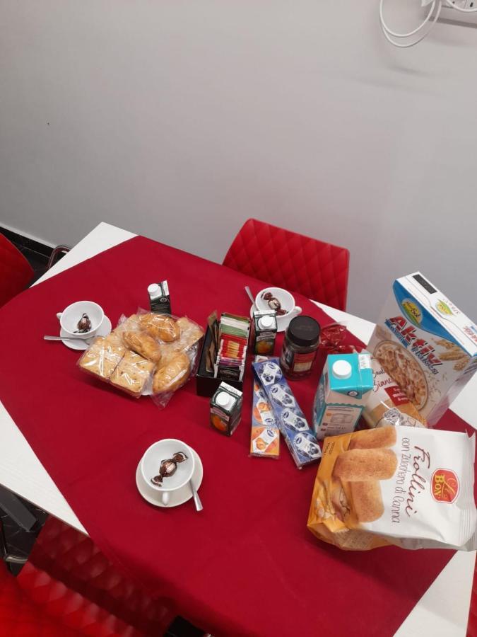 Lux House Naples Airport Ξενοδοχείο Εξωτερικό φωτογραφία