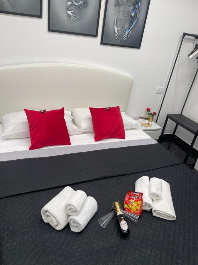 Lux House Naples Airport Ξενοδοχείο Εξωτερικό φωτογραφία
