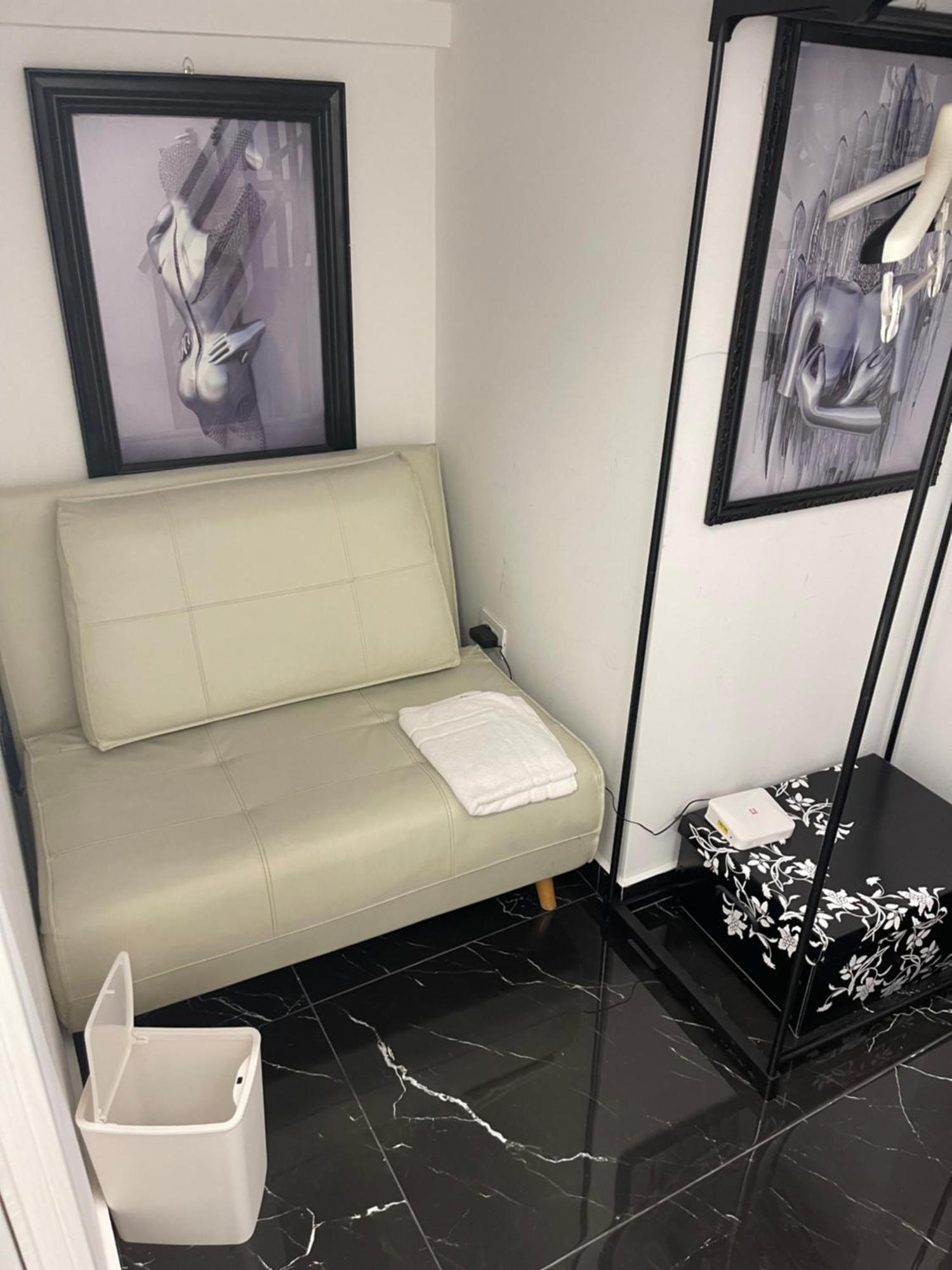 Lux House Naples Airport Ξενοδοχείο Εξωτερικό φωτογραφία