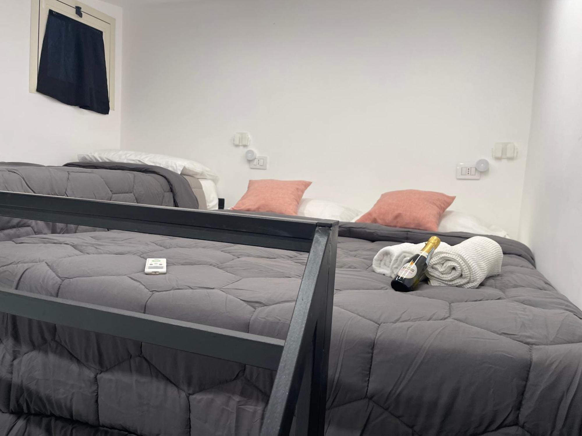 Lux House Naples Airport Ξενοδοχείο Εξωτερικό φωτογραφία