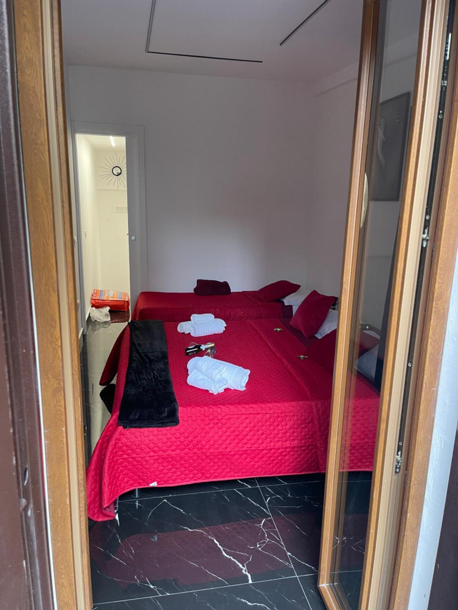 Lux House Naples Airport Ξενοδοχείο Εξωτερικό φωτογραφία