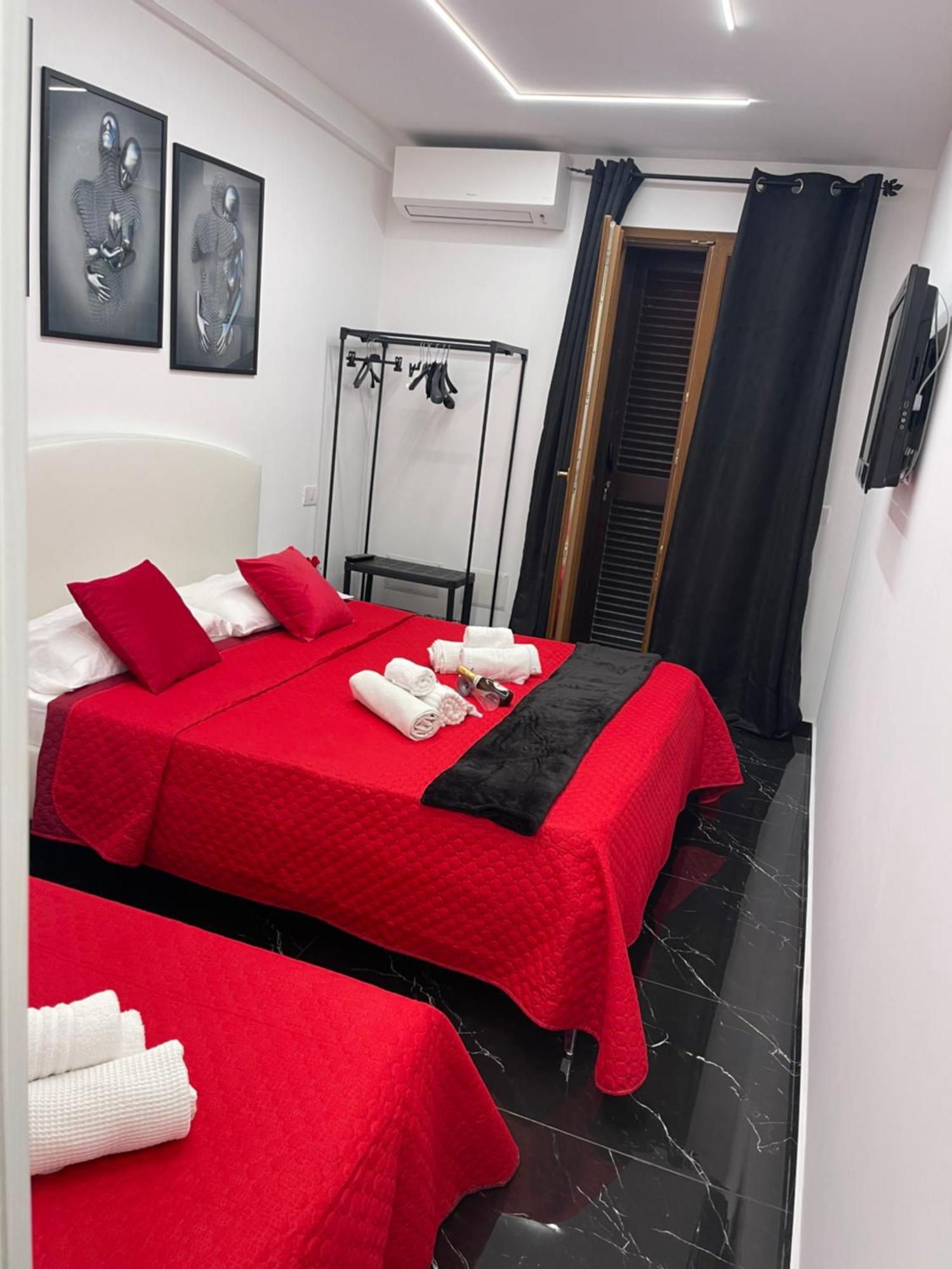 Lux House Naples Airport Ξενοδοχείο Εξωτερικό φωτογραφία