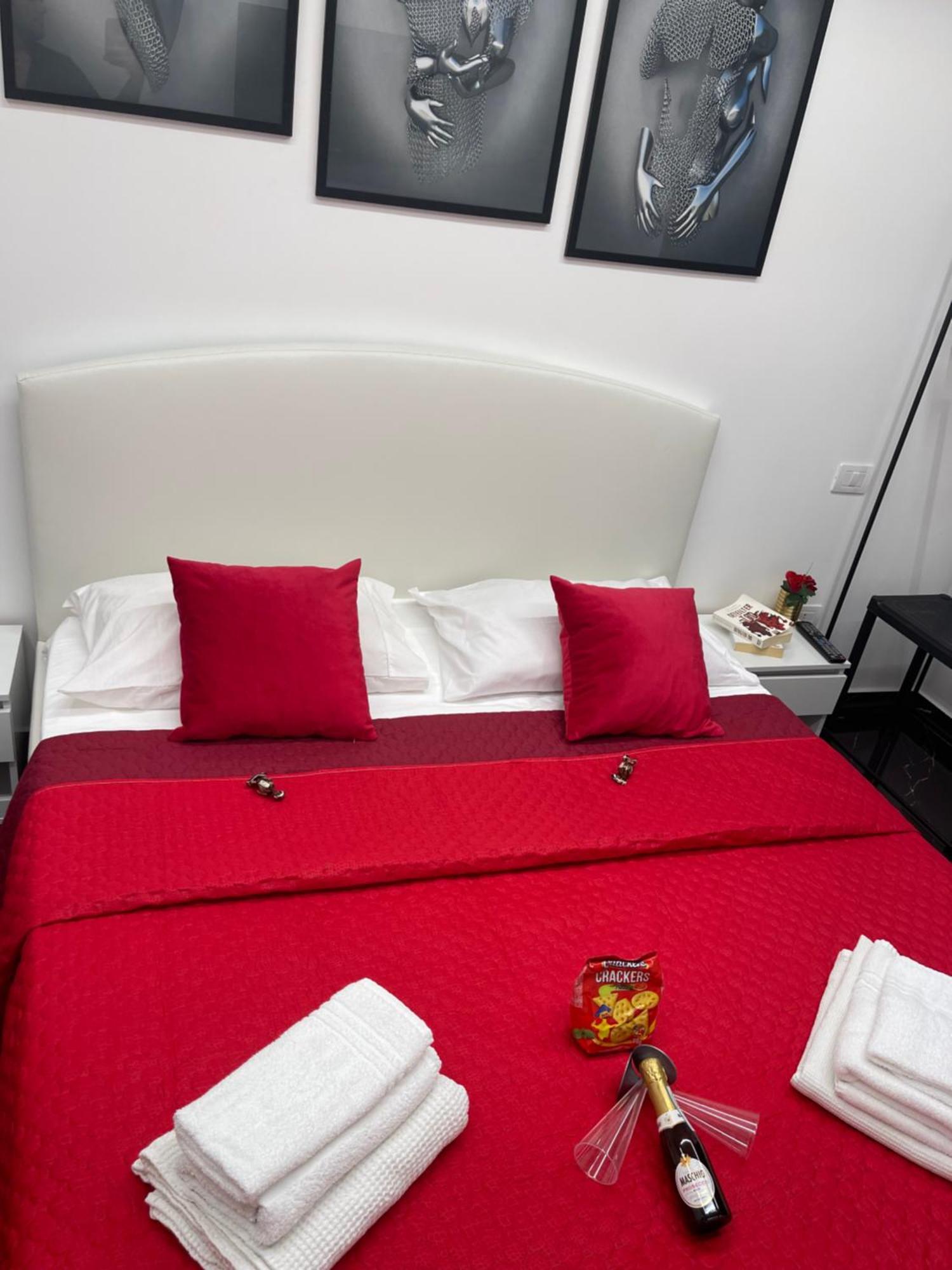 Lux House Naples Airport Ξενοδοχείο Εξωτερικό φωτογραφία